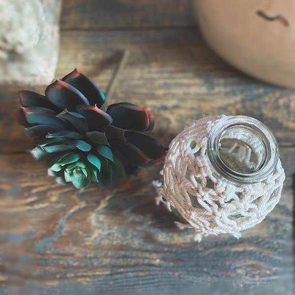 Faux Echeveria Succulent MacramΓ© Glass Bottle HPπ΅ - Picture 7 of 12